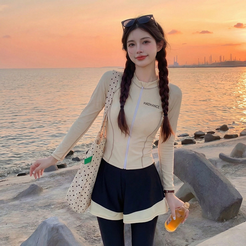 泳衣女款分体三件套涤纶长袖长裤防晒保守学生平角裤显瘦专业泳装