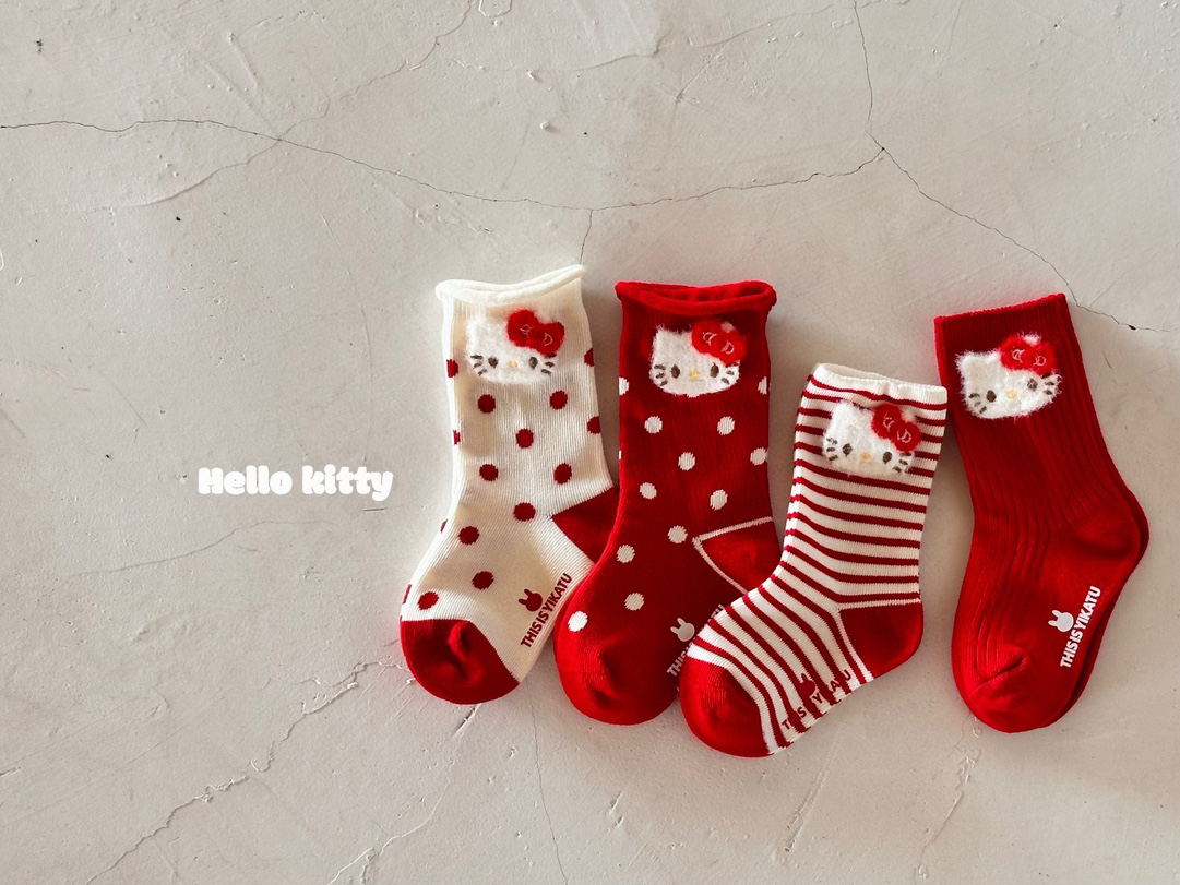 伊卡兔秋冬款袜子儿童袜可爱日系卡通hellokitty猫蝴蝶结公主4双