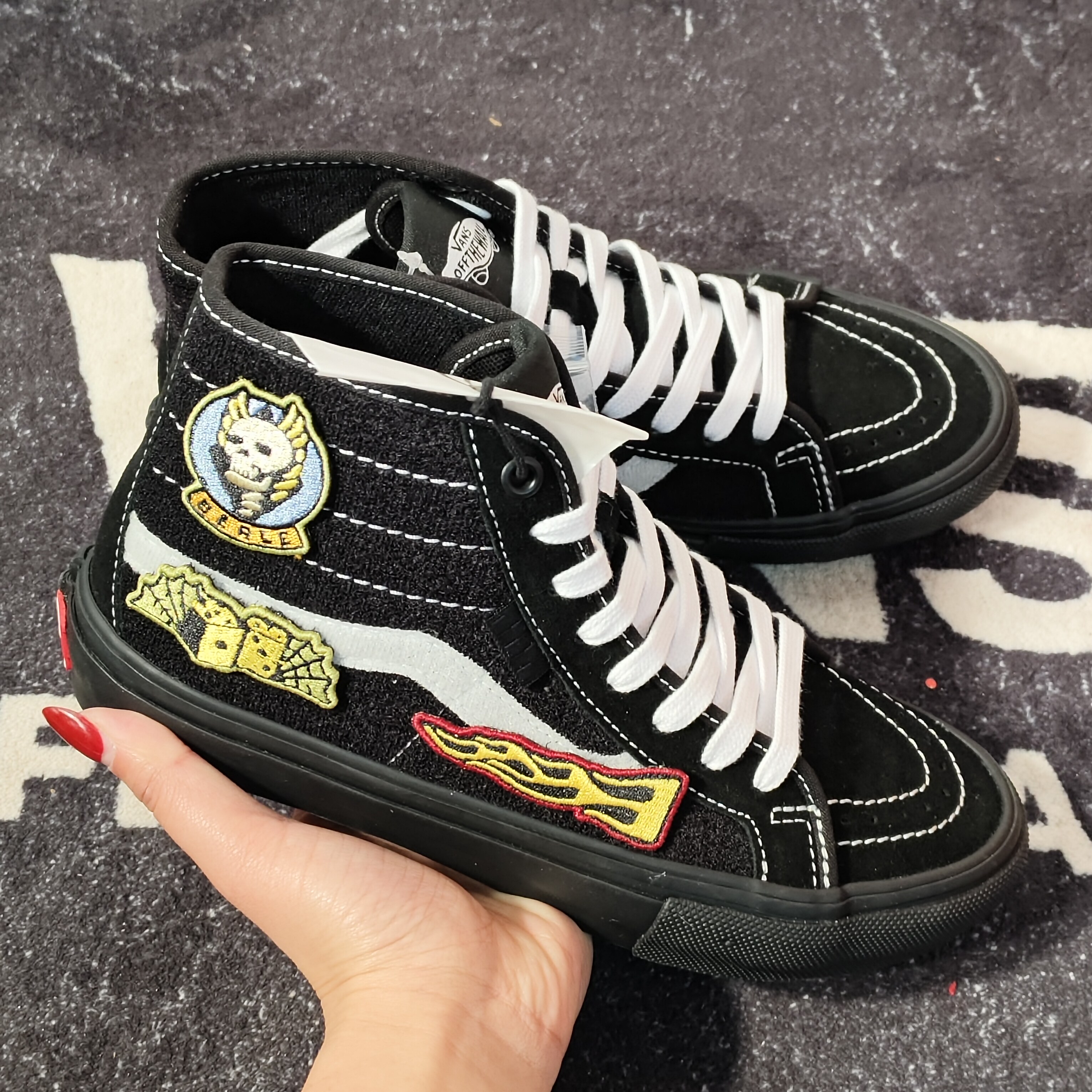 Vans Sk8-Hi VN0A5KYBBKA 骷髅徽章刺绣高帮男女休闲滑板鞋