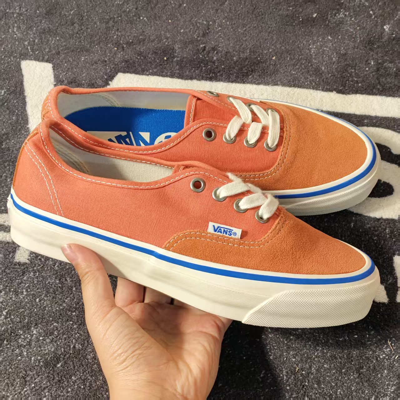 断码特价Vans Authentic橘色麂皮拼接蓝边低帮帆布鞋VN000CT7E3M