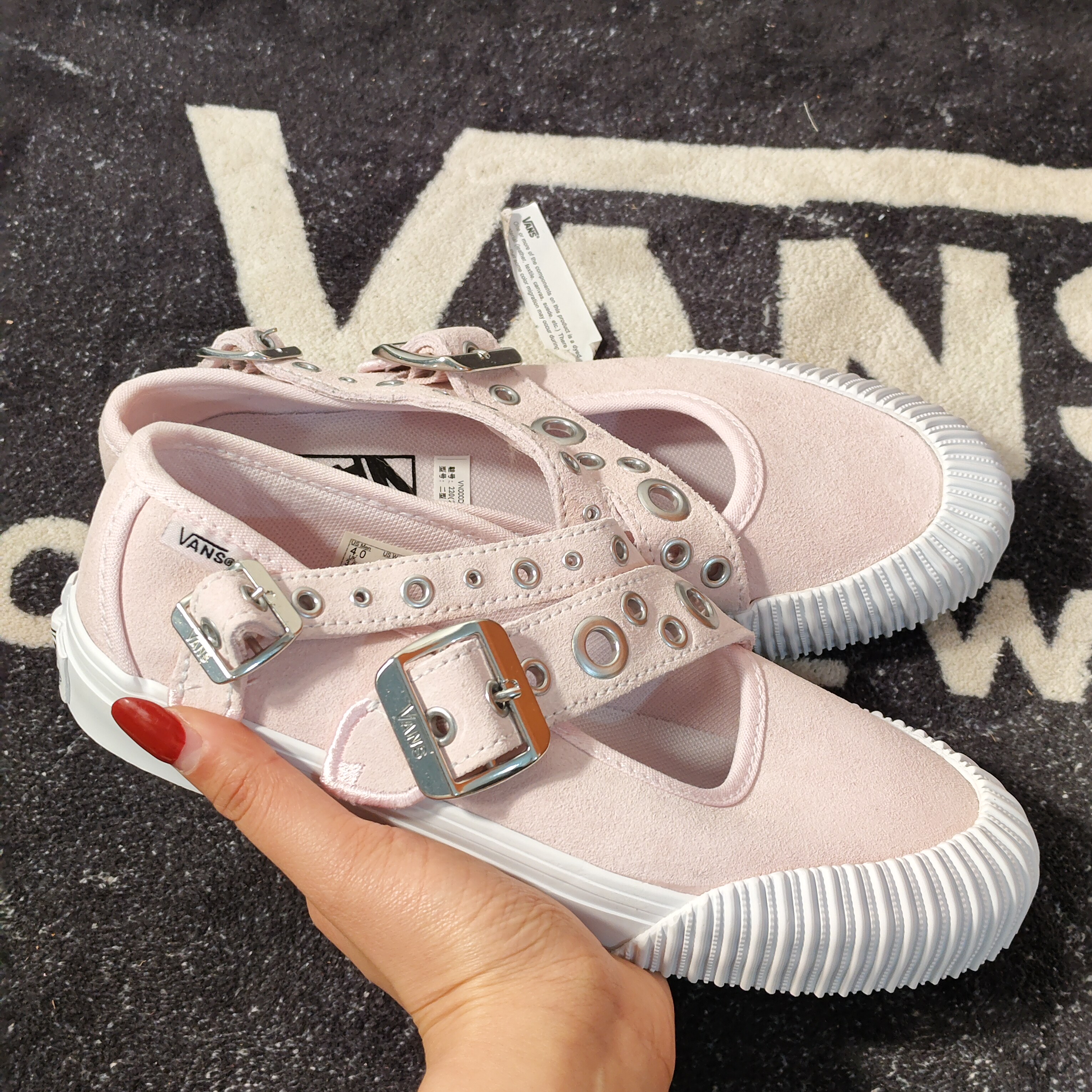 Vans Mary Jane 粉色双扣金属眼玛丽珍休闲板鞋 VN000D9AO32