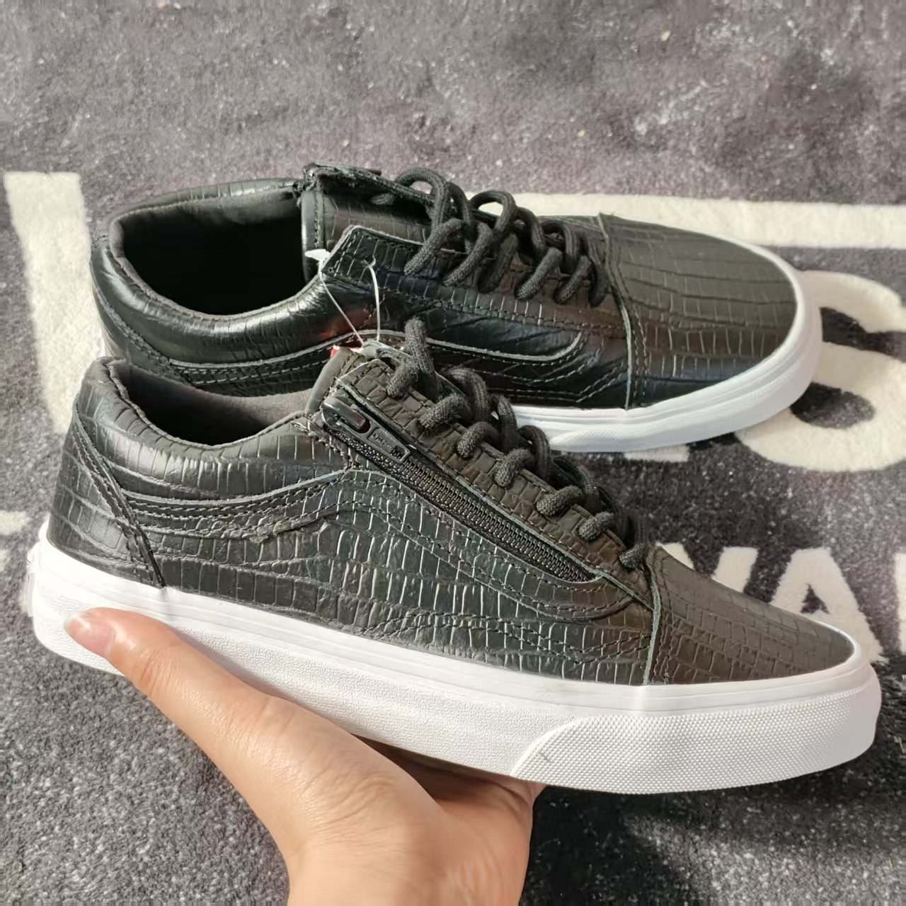 Vans Old Skool黑色鳄鱼纹侧拉链低帮情侣休闲鞋VN00018GGGN