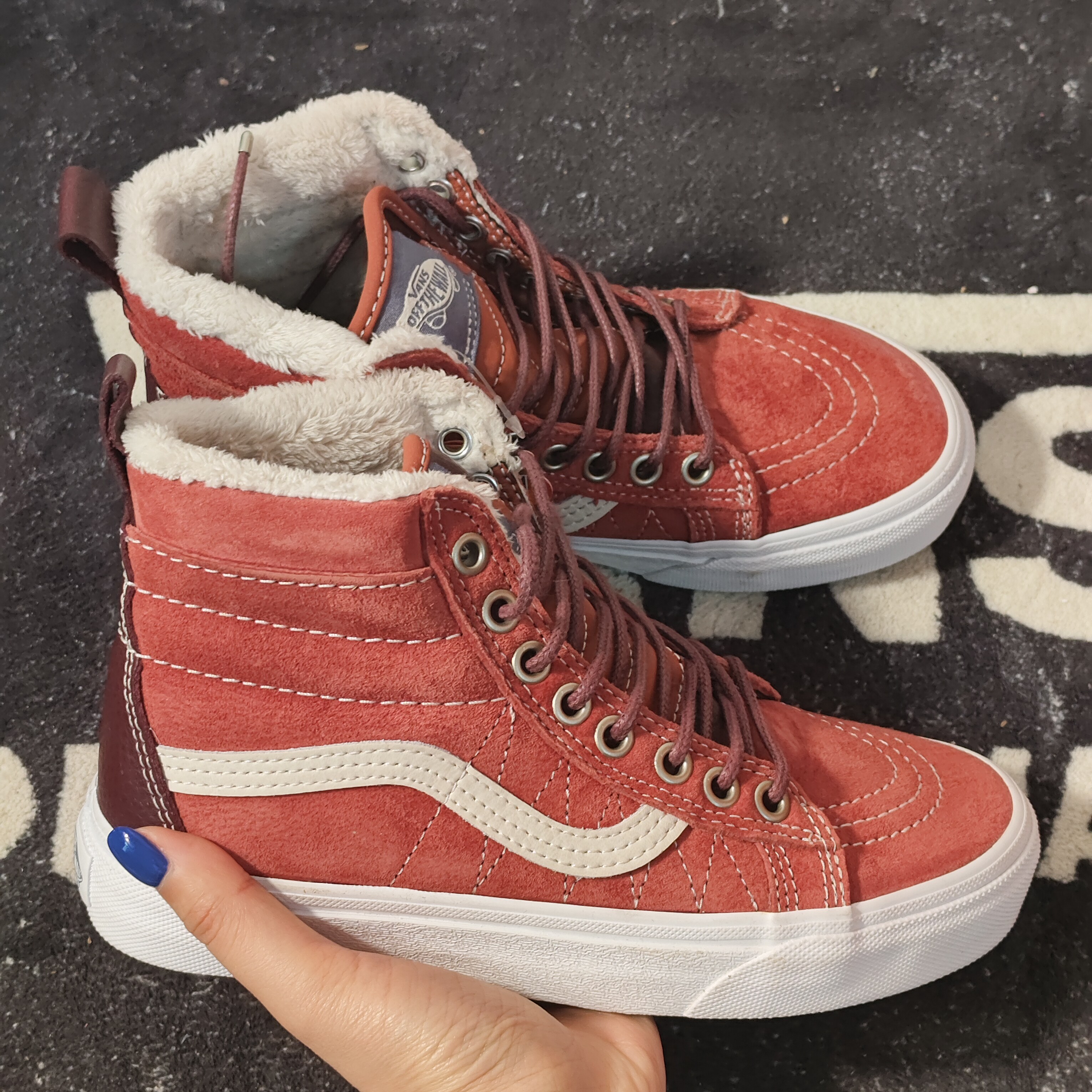 Vans Sk8-Hi 砖红色加绒高帮保暖男女休闲板鞋 VN0A33TXUQA