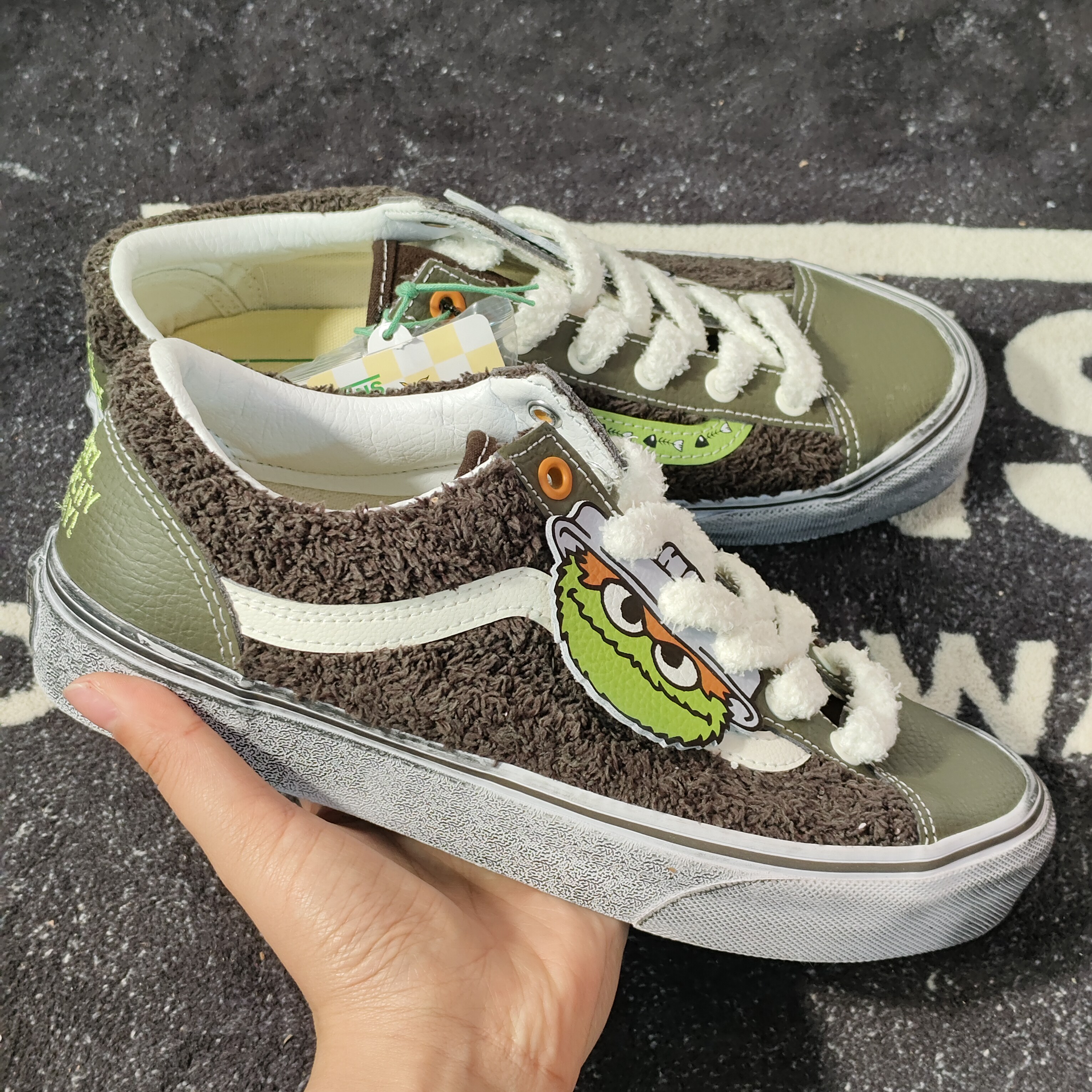 Vans Style 36芝麻街联名绿棕做旧脏脏板鞋 VN0A54F6YJ7