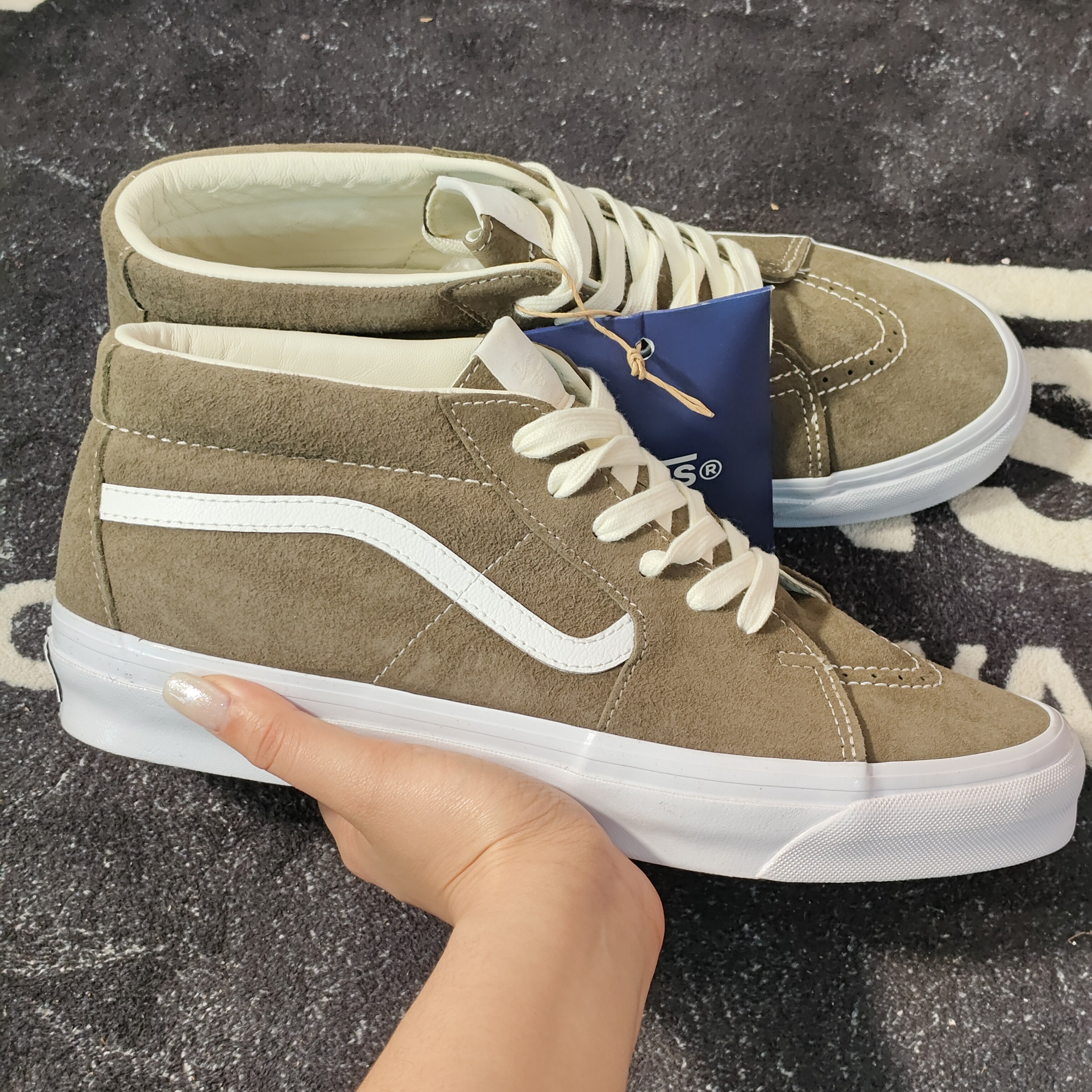 Vans Sk8-Mid 卡其棕翻毛中帮休闲板鞋VN000CQQCHZ