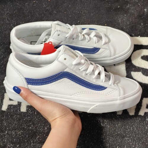 Vans Style 36白蓝皮面低帮男女休闲滑板鞋 VN0A54F6A6C