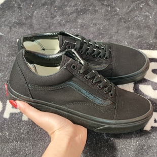 Vans Old Skool 纯黑低帮休闲板鞋 VN000D3HBKA