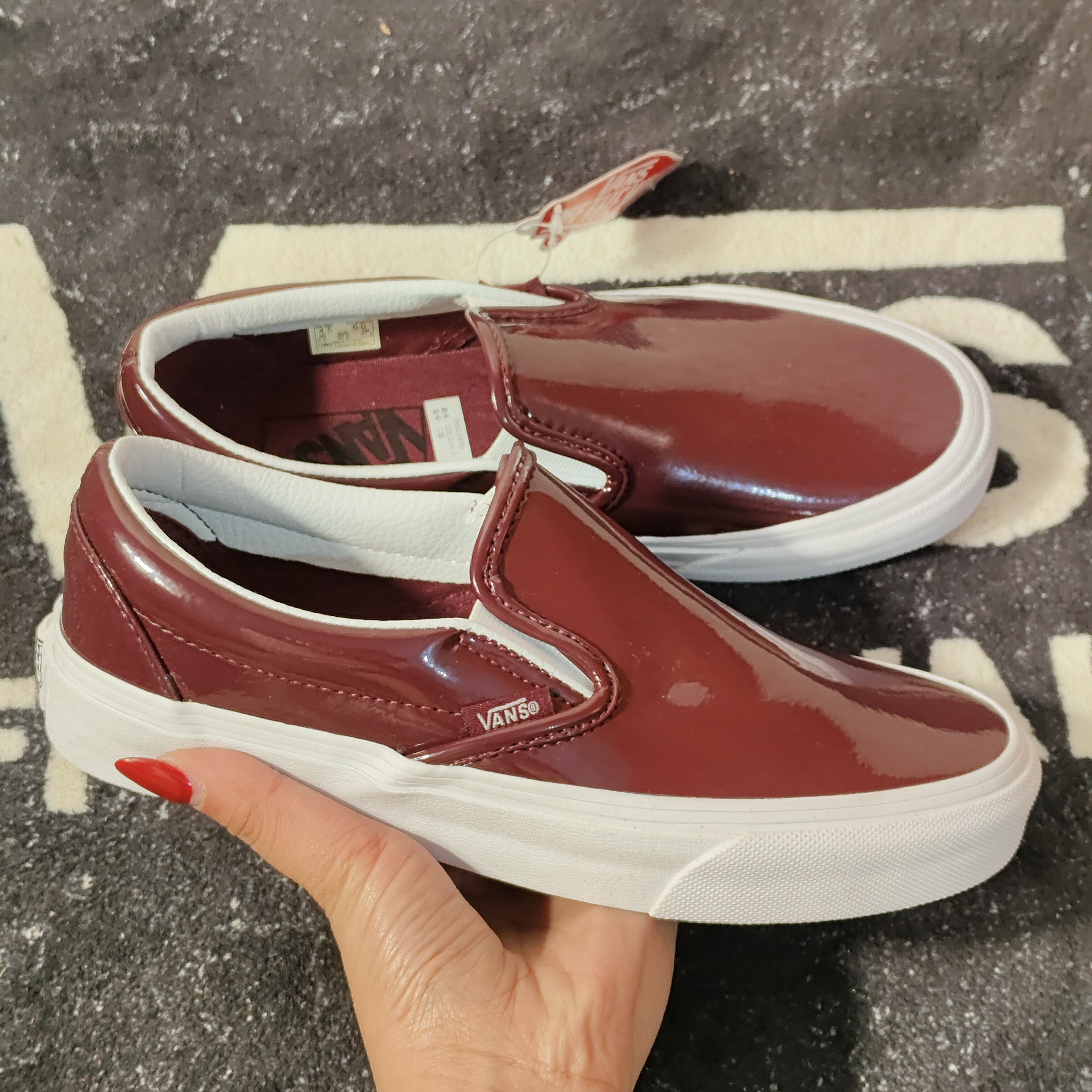 Vans范斯Slip-On酒红漆皮一脚蹬休闲板鞋 货号VN0003Z4IWO