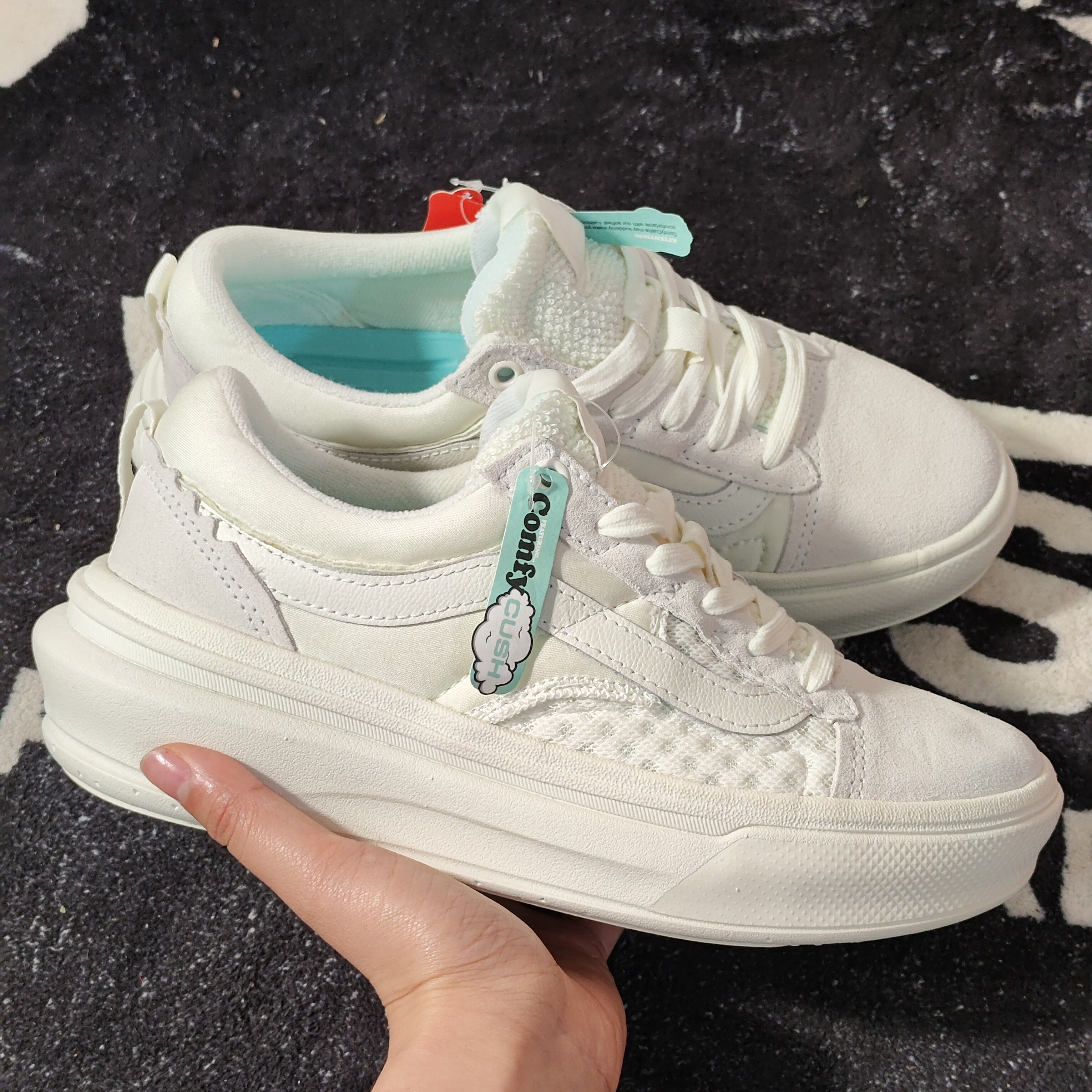 Vans范斯Old Skool Overt Plus米白厚底休闲板鞋VN0A4BVLQC5