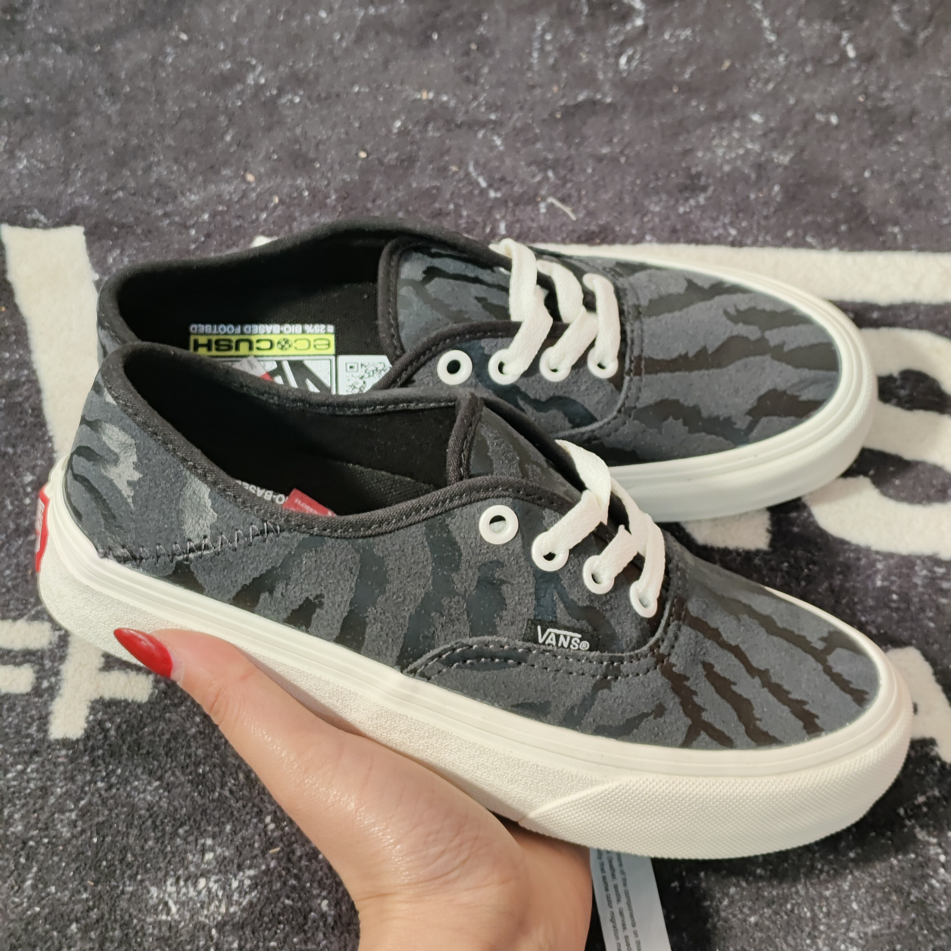 Vans范斯 Authentic黑虎纹印花男女低帮休闲板鞋VN0A4BX5BM8