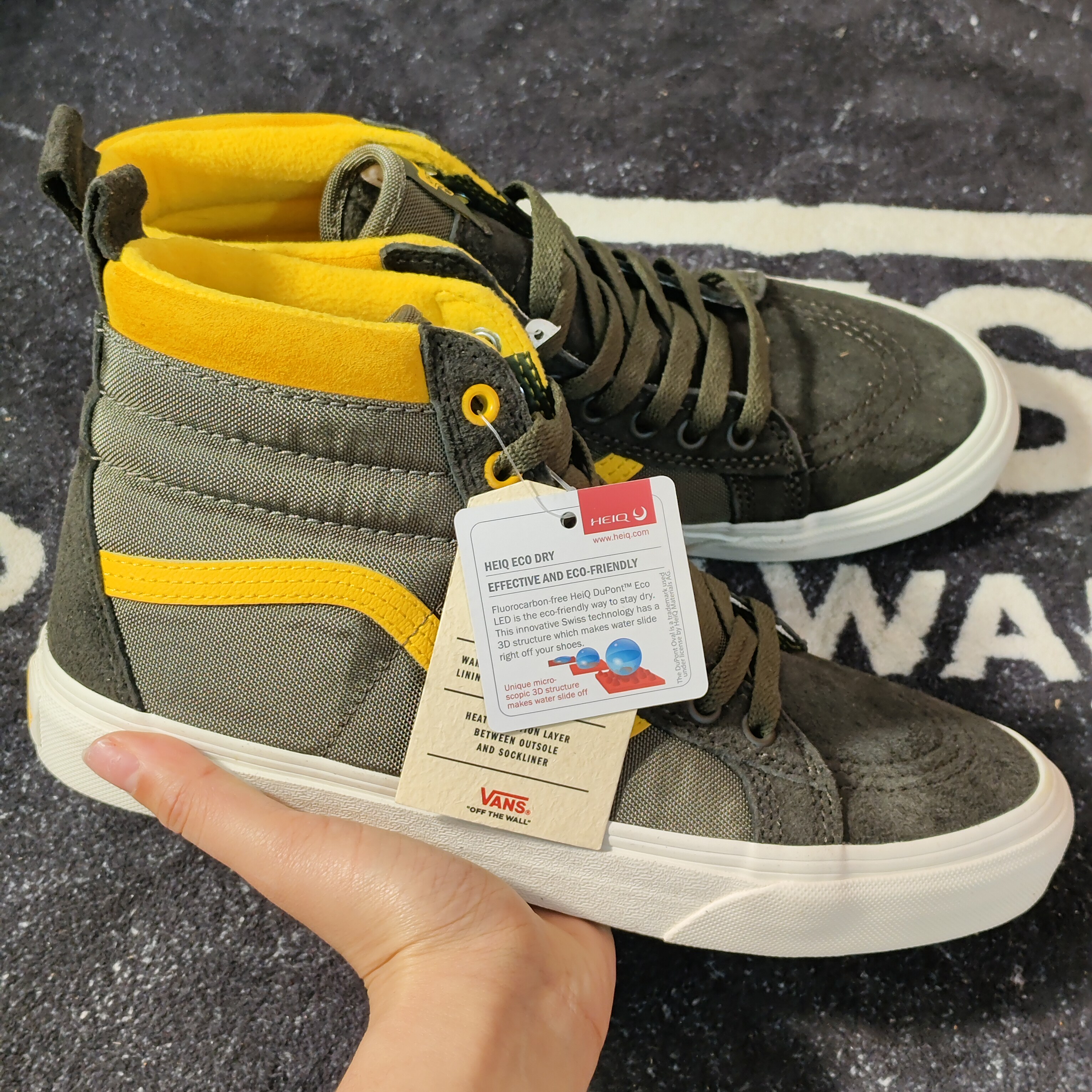 Vans SK8-Hi橄榄绿黄边加绒高帮板鞋 VN0A4BV72UO