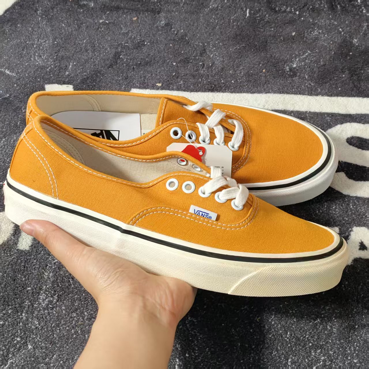 Vans Authentic南瓜橙低帮帆布鞋男女复古百搭滑板鞋VN0A38ENQA7