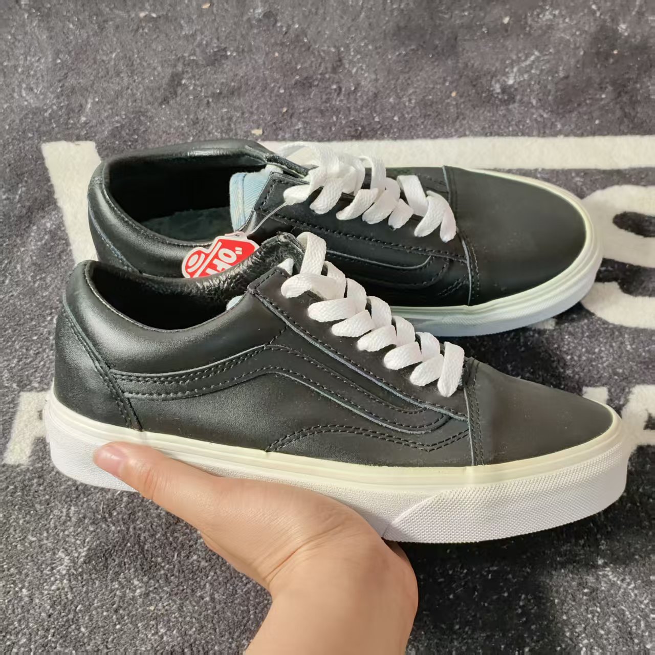 VansOldSkool黑皮质低帮板鞋男女复古百搭休闲滑板鞋VN0A38G1NZJ