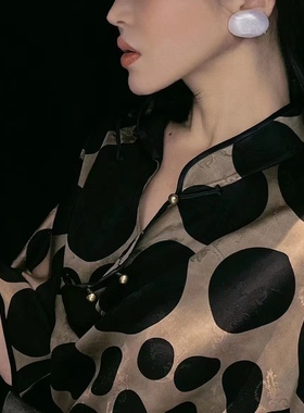 新款上新复古波点盘扣上衣加大蝴蝶结长半裙两件套