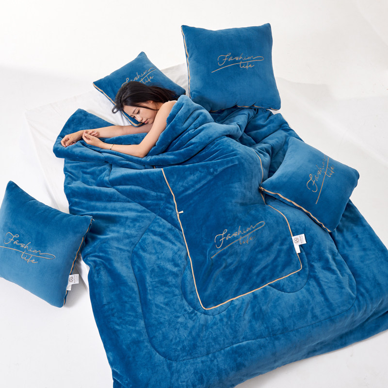 抱枕被子两用冬季特厚牛奶绒午睡枕头汽车载内靠枕办公室多功能,居家布艺,抱枕被,淘宝优惠券,粉丝福利购,淘宝优惠卷