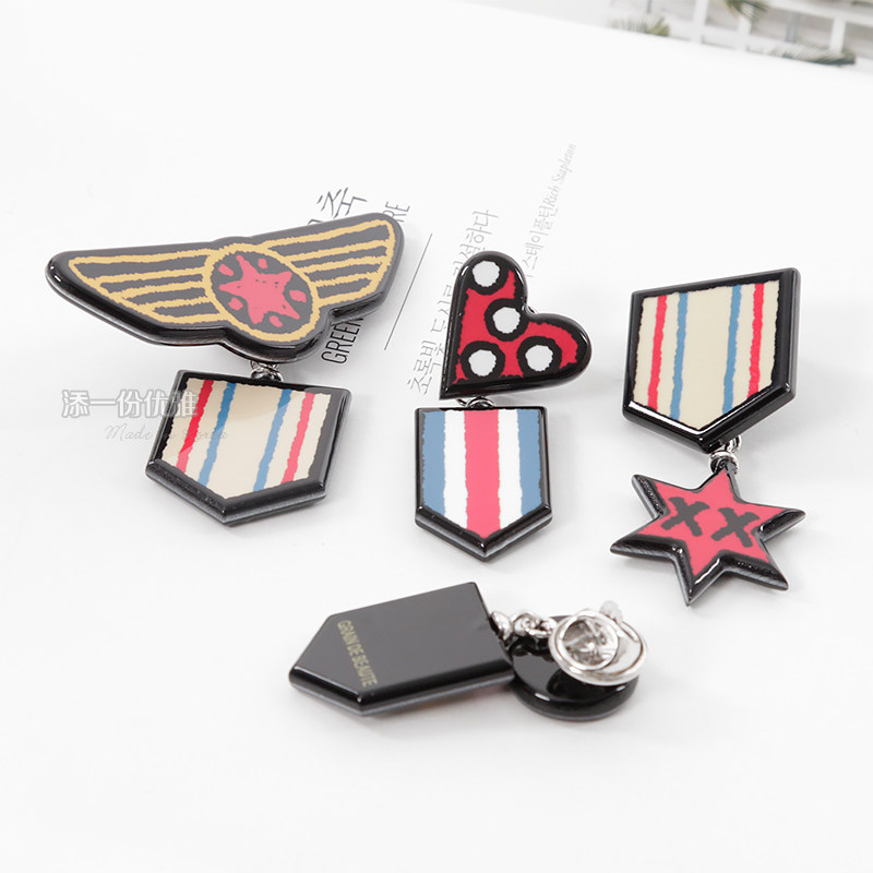 Broche femme GRAIN DE BEAUTE en autre - Ref 1187560 Image 1