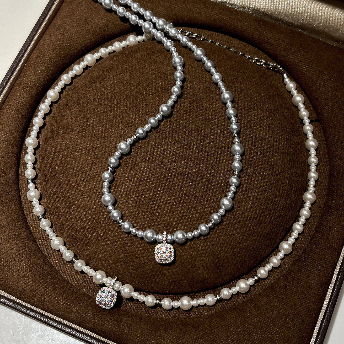 施家华子方糖吊坠澳白灰色珍珠项链女款高级感轻奢秋冬毛衣锁骨链