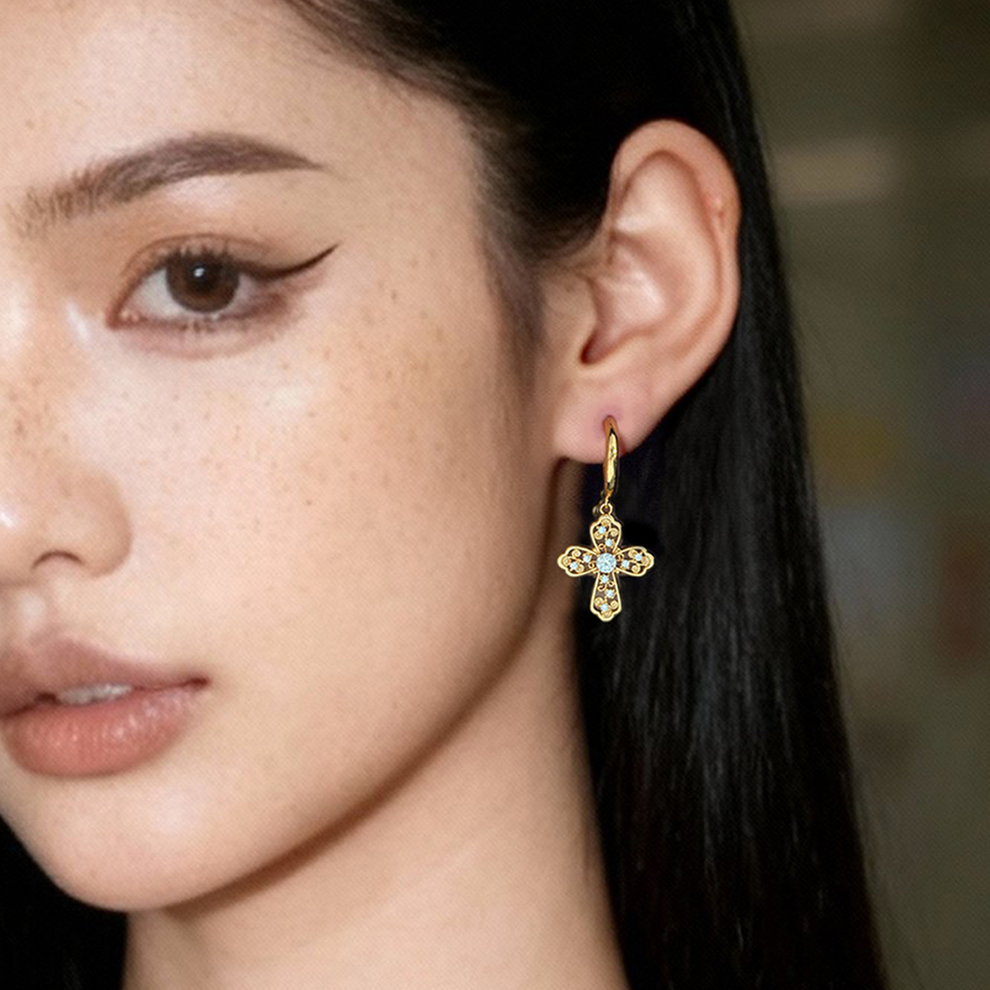 金色钻石十字架耳钉耳坠女