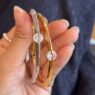 可转动爆闪锆石金色手镯女款2026新款轻奢小众设计高级感银色手环