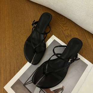 真皮小众分趾细带夹脚人字凉鞋女2026年春夏季时尚沙滩低跟凉拖鞋