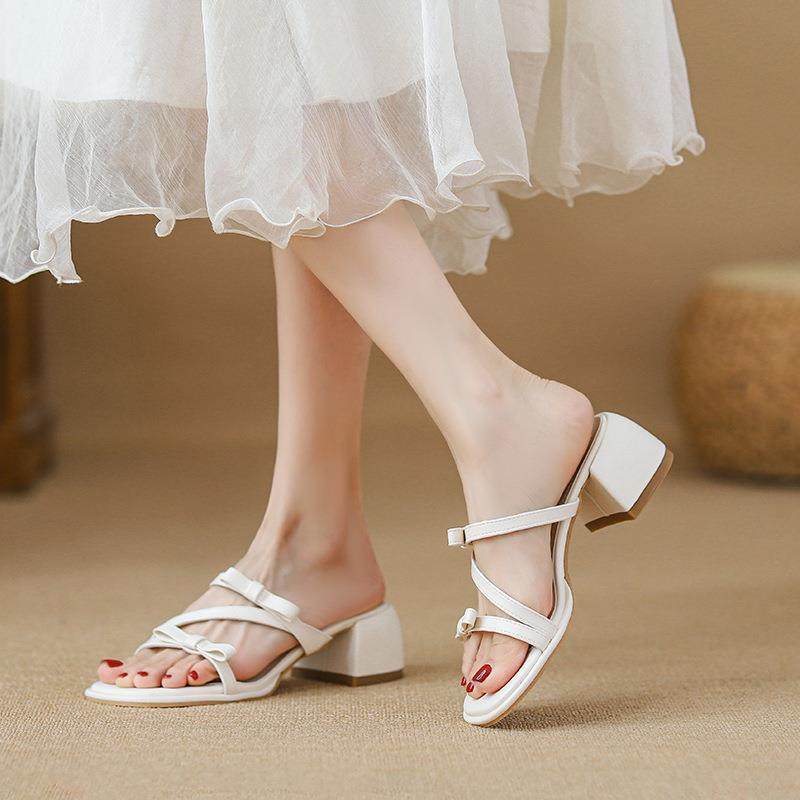 凉鞋女款夏季2025春夏季新款一字带法式配裙子绝美粗跟高跟凉拖鞋