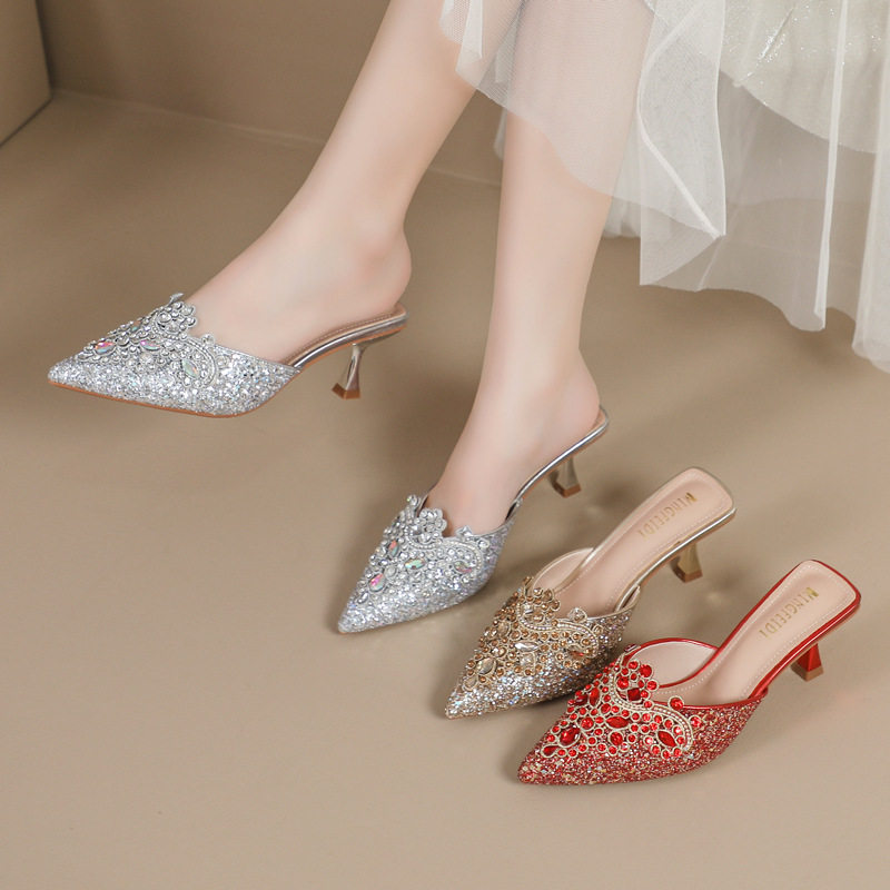 2026年夏新款网红水钻半拖鞋包头凉拖高跟拖鞋女外穿时尚细跟尖头