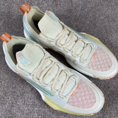 LiNing李宁 闪击9 Ultra Low 耐磨透气 低帮 篮球鞋 男款 米白色