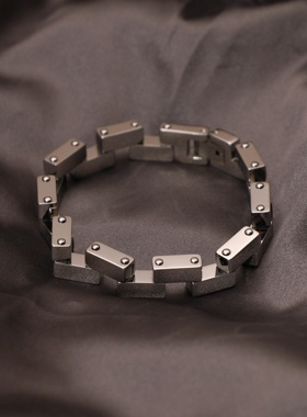 2025时尚英伦超火小众轻奢手链