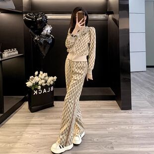 气质时尚显瘦休闲运动女2025秋季新款减龄爆款卫衣短款外套两件套