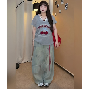 大码胖mm韩版V领樱桃字母短袖T恤女装夏季新款设计感遮肉显瘦上衣