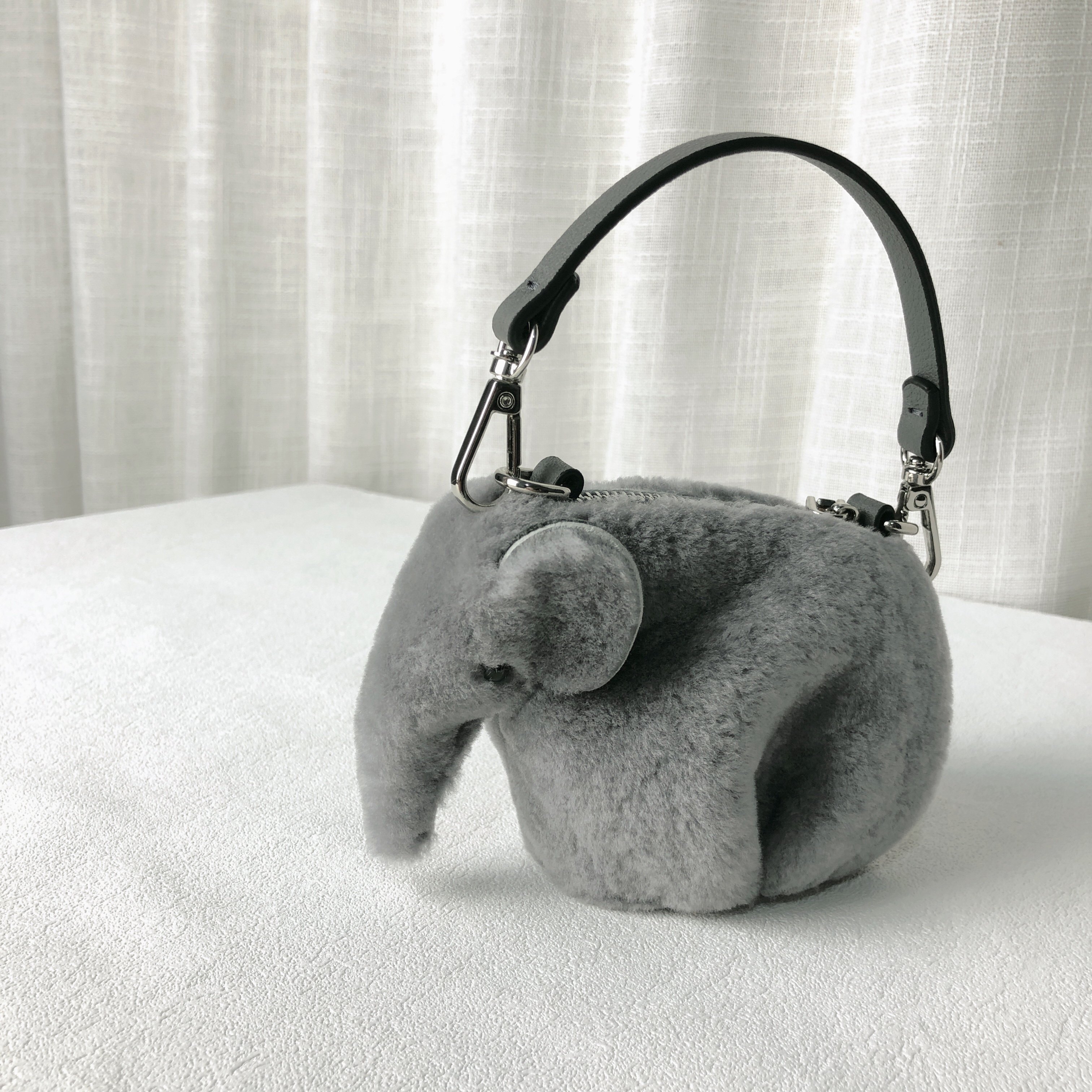 秋冬新款羊毛大象零钱包迷你小象手提小包可爱毛茸真皮钥匙包挂件