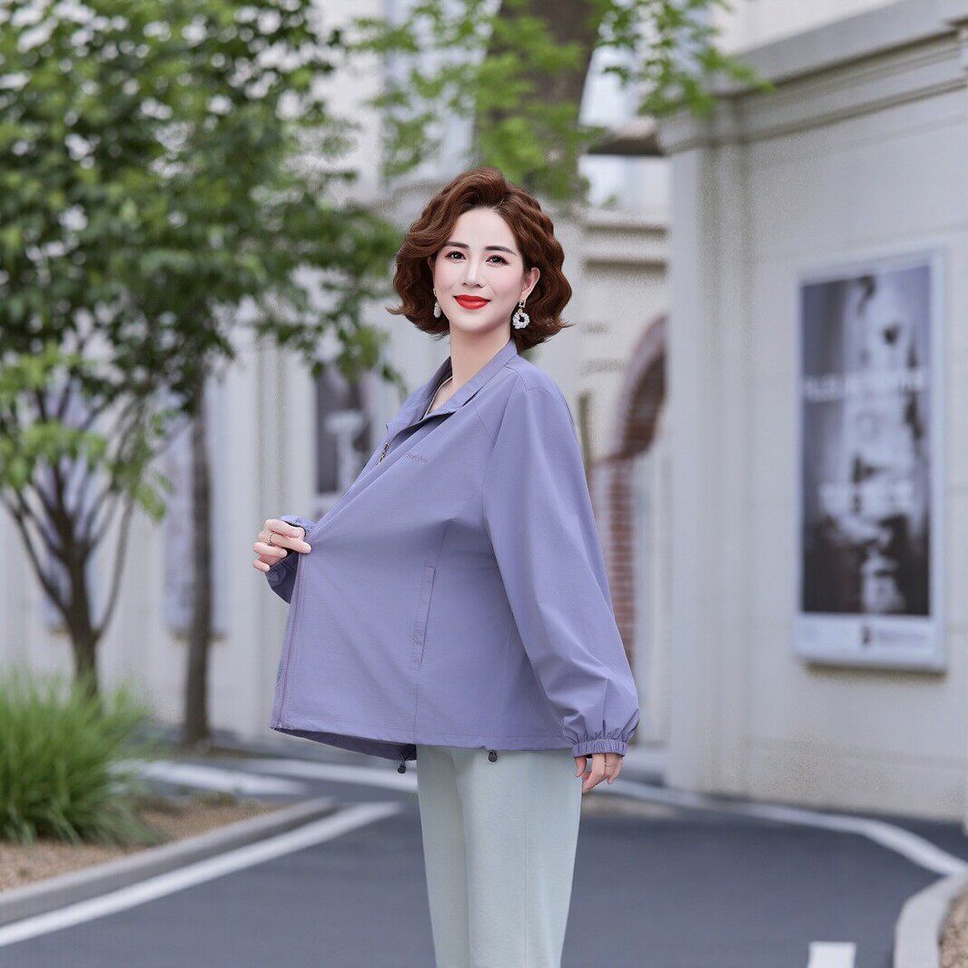 中老年女装春秋薄风衣胖妈妈奶奶