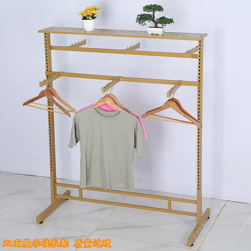 正面展示服装架好空间铁艺服装