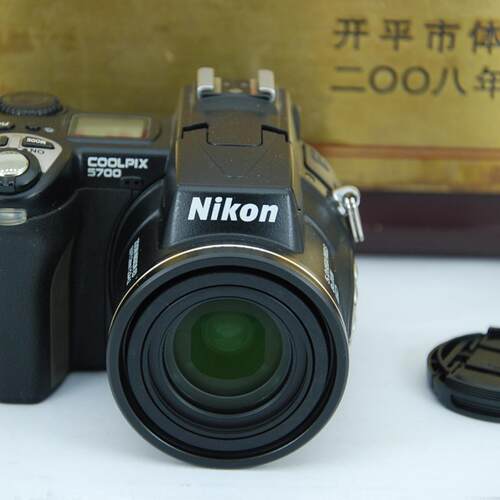 Nikon/尼康 COOLPIX E5700 卡片机 便携数码相机 复古怀旧收藏