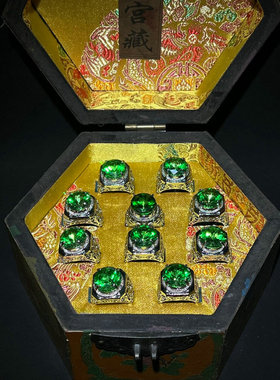 珍品旧藏祖母绿宝石戒指女老水晶宝石钻戒开口银戒指收藏级漆盒装