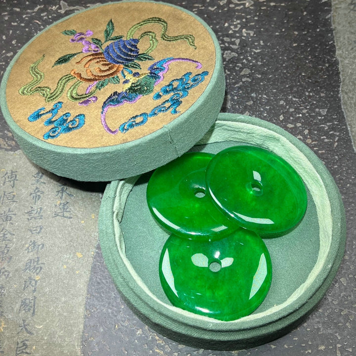 精品高冰老翡翠平安扣吊坠满绿辣绿面包圈玉石项链颈饰圆形玉挂件