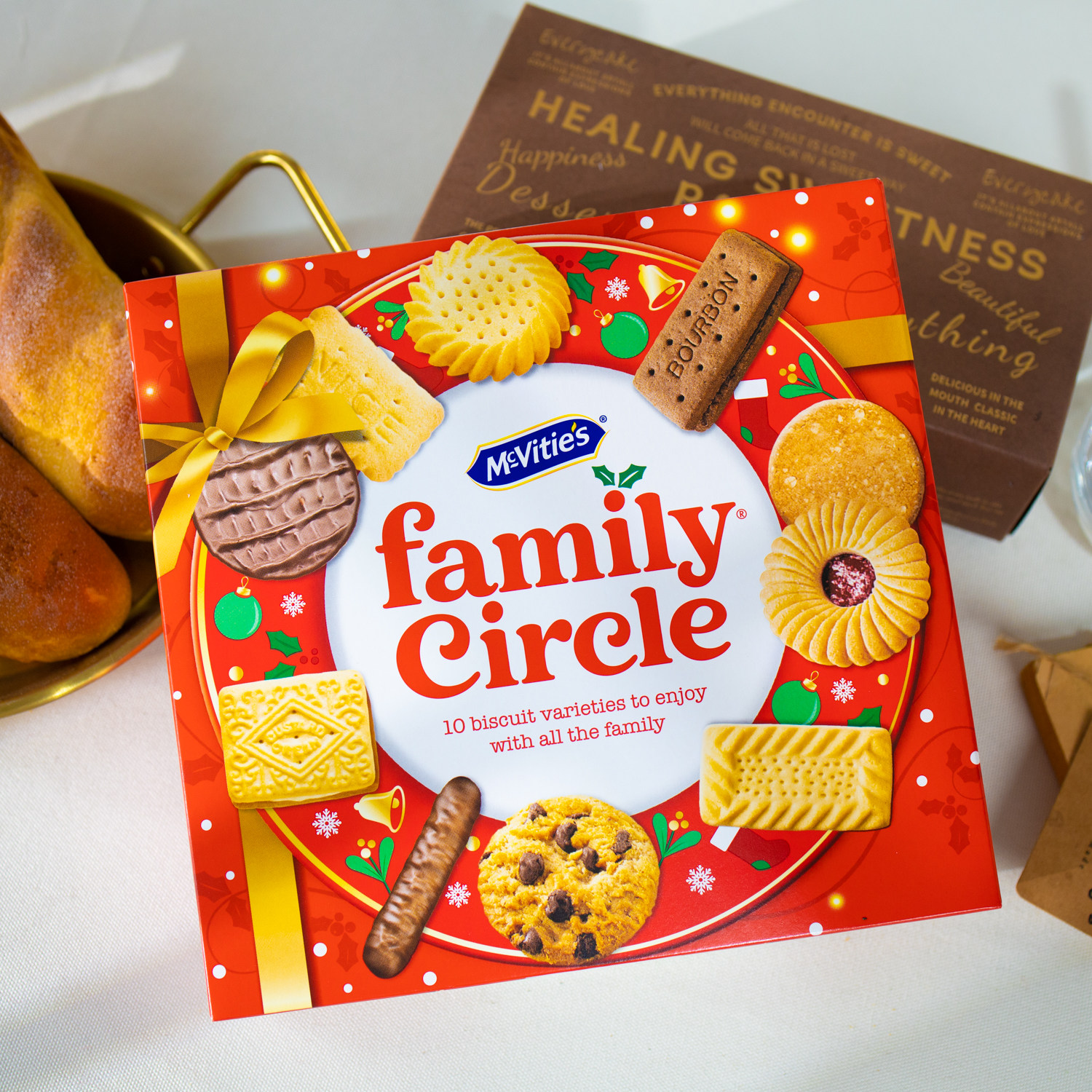 英国进口麦维他欢聚什锦饼干美味缤纷礼盒新年送礼年货皇室零食