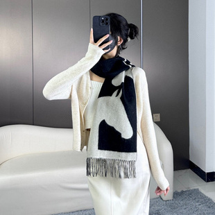 2025新款骏马图案山羊绒围巾30*140保暖防风个性披肩时尚潮搭长巾