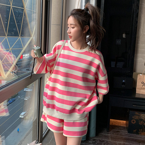 粉色甜美小个子显高时尚套装2025新款宽松休闲条纹卫衣短裤两件套图片