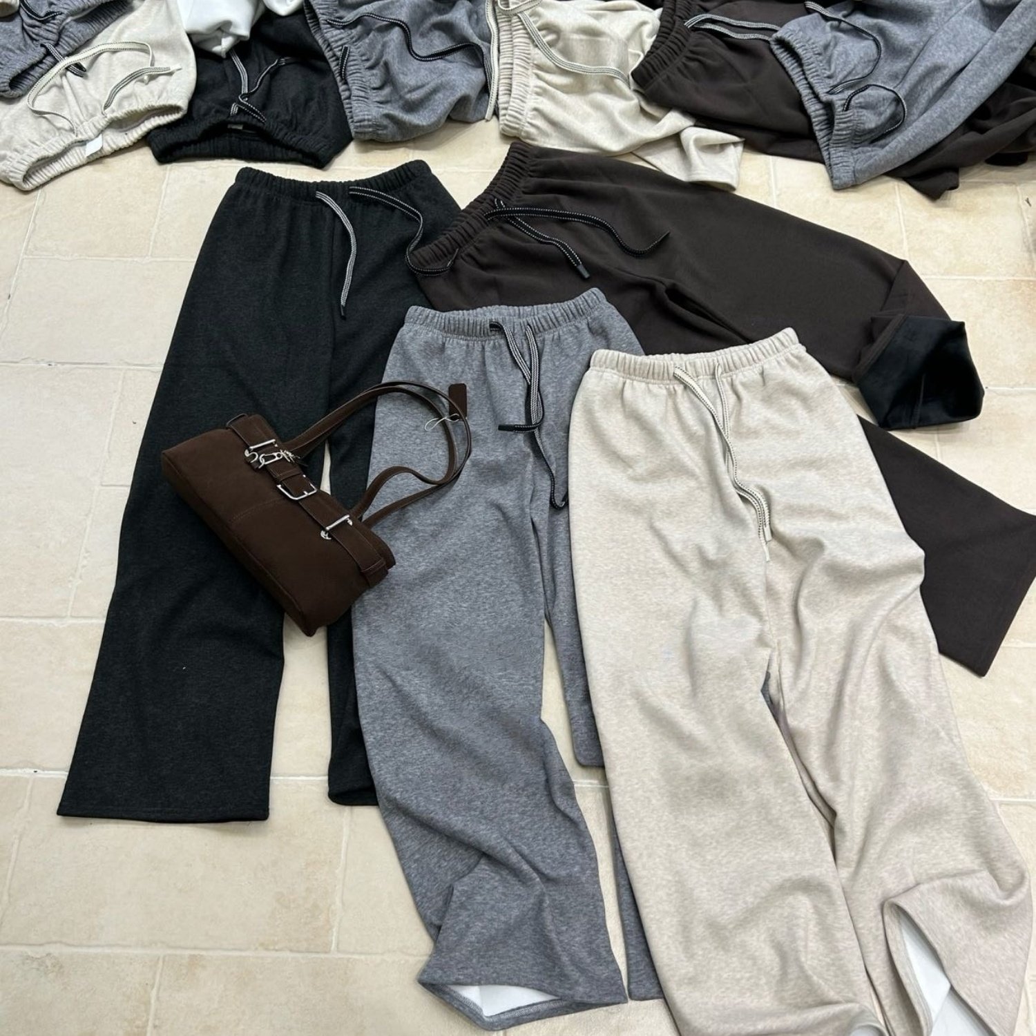 胖mm休闲风加绒直筒运动糯米长裤