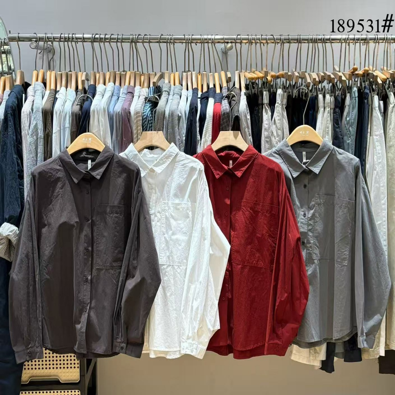 胖mm慵懒松弛风简约时尚长袖衬衫