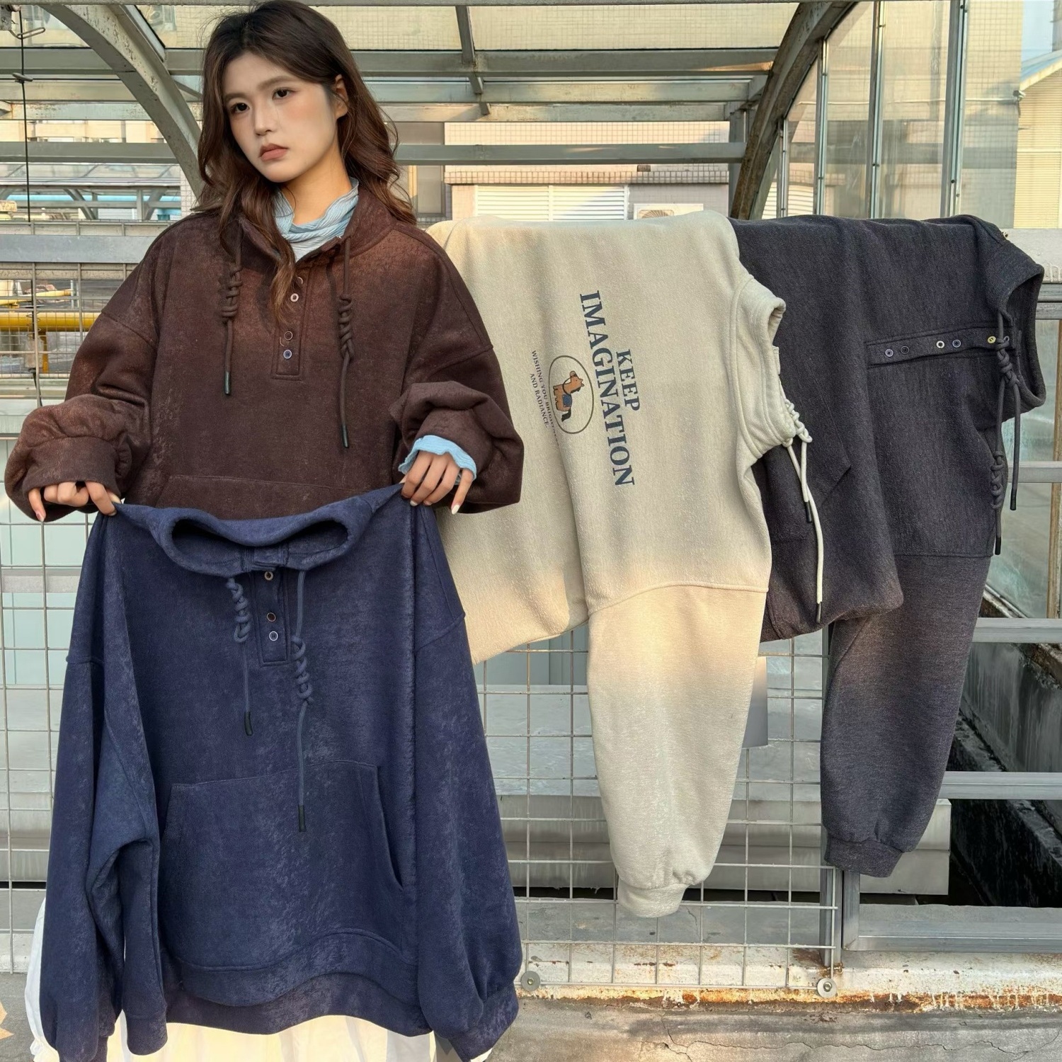 胖mm慵懒风后背印花晕染加厚卫衣