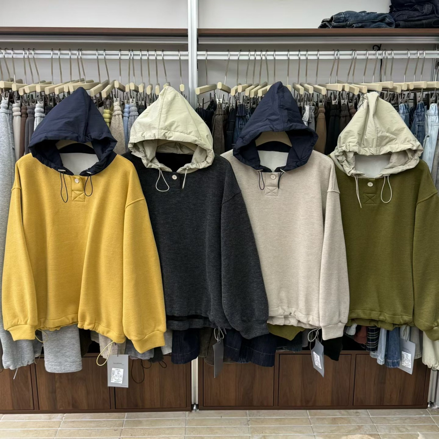 胖mm慵懒休闲风连帽抽绳加绒卫衣