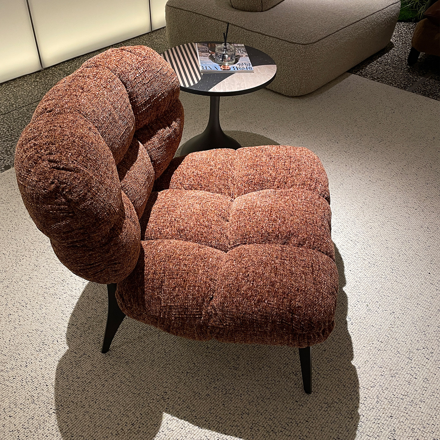 新款单椅沙发椅中古风设计师款简约休闲单人沙发椅客厅棉麻全真皮