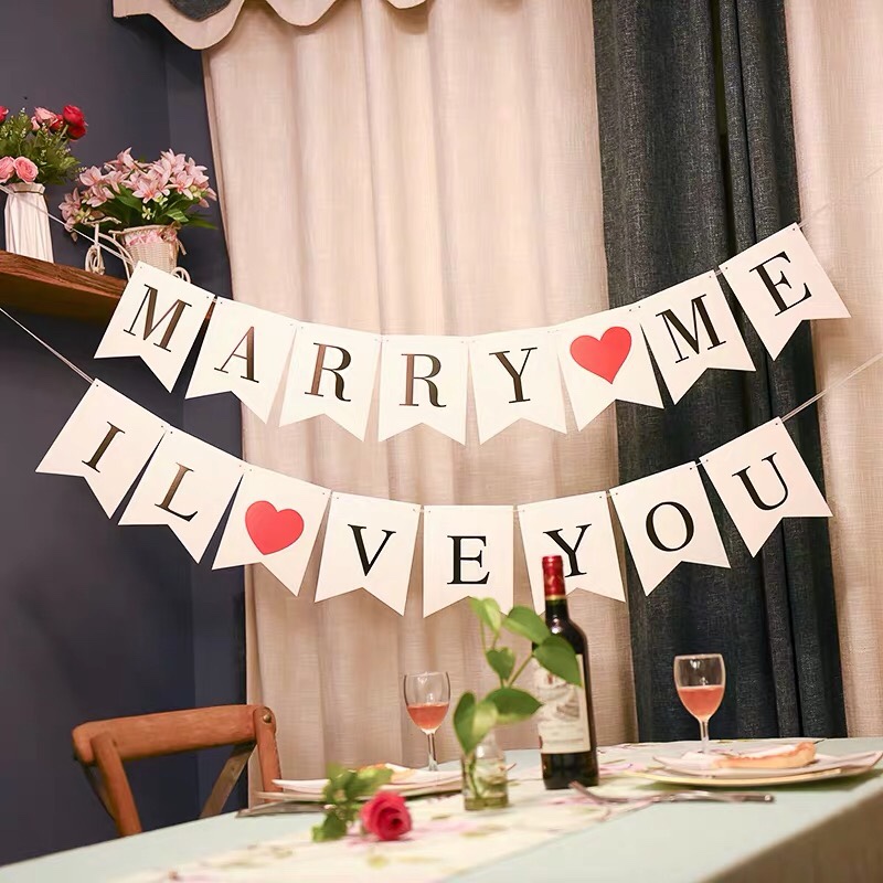 求婚表白love挂旗后备箱