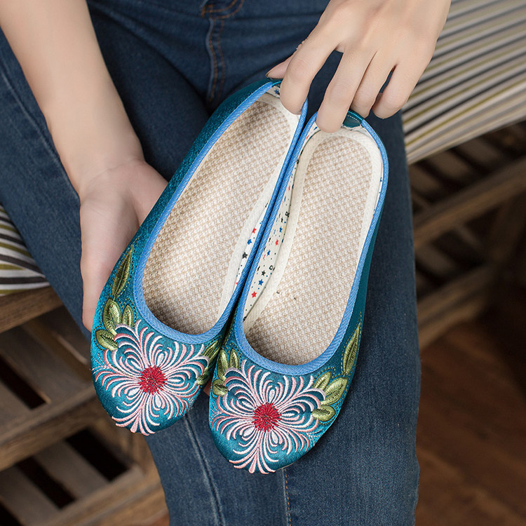Beijing cloth shoes Ethnic style Embroidered shoes Ladies shoes Round Flat bottom Soft bottom casual shoes ancient costume Maternity shoesin the Women's Shoes, Low shoe, Cloth shoes category - from Buy2taobao.com to provide professional Taobao agent buy service