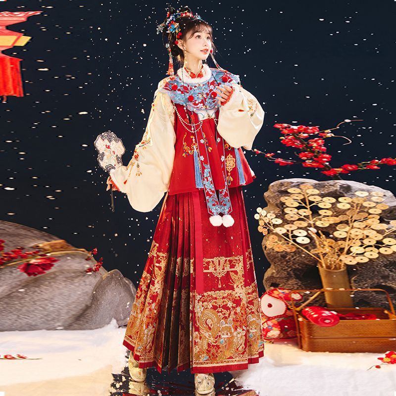 原创汉服2025新款马面裙拜年服