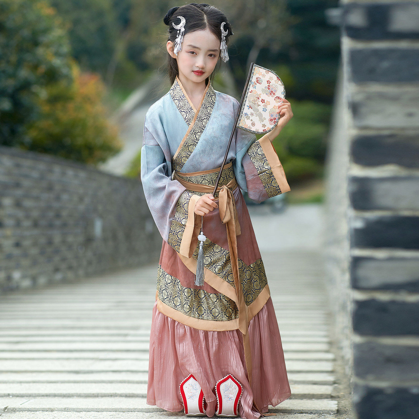 原创女童汉服2026新款秦汉曲裾交领中国风儿童古风写真演出服古装