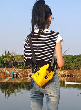 漂流防水包海边斜挎包手提桶包单肩女时尚年轻收纳游泳小个防水袋