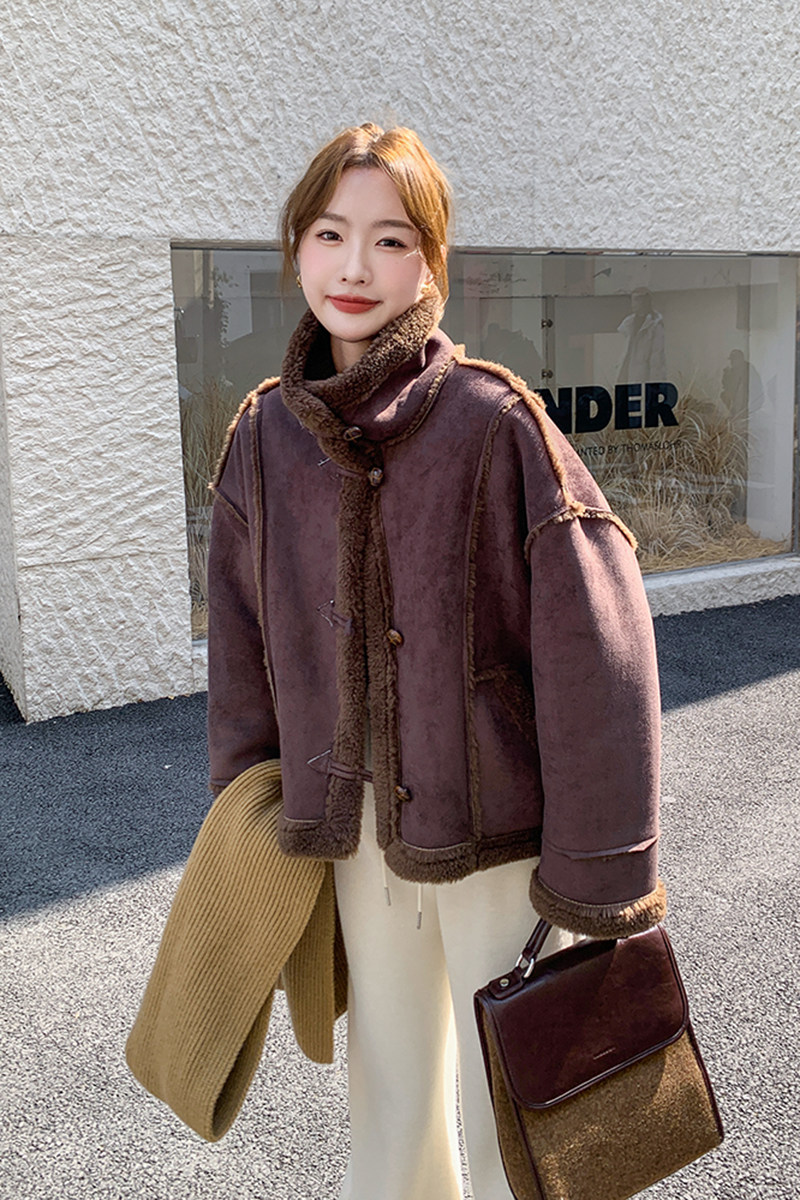 美拉德短款翻领皮毛一体外套女2025冬季新款时髦范淡人羊羔毛夹克,女装短外套,2C055
